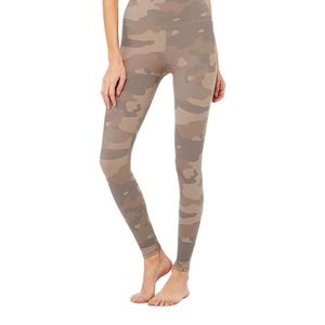 Alo High Waist Vapor Leggings, Putty Camo, Size Small, Wicking 4-Way Stretch